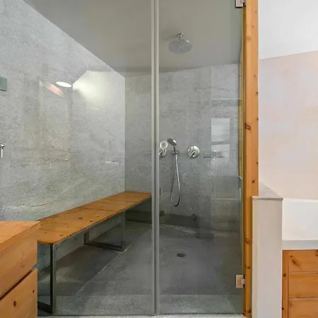 Chic Wellness And Balcony דירה