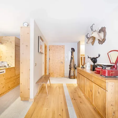 Chic Wellness And Balcony Apartment Maloja