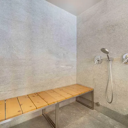 Chic Wellness And Balcony Apartment Maloja