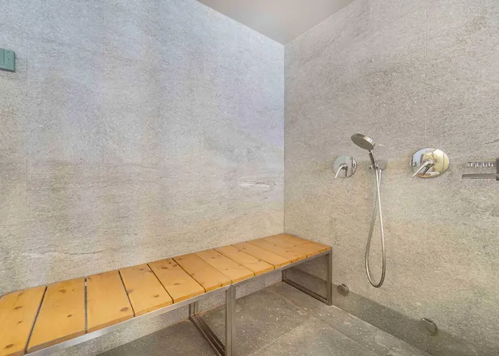 Chic Wellness And Balcony Apartamento Maloja